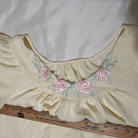 VTG Yellow Nylon Chiffon and Lace Nightgown Floral SZ M SHADOWLINE Embroidered - Picture 2 of 15